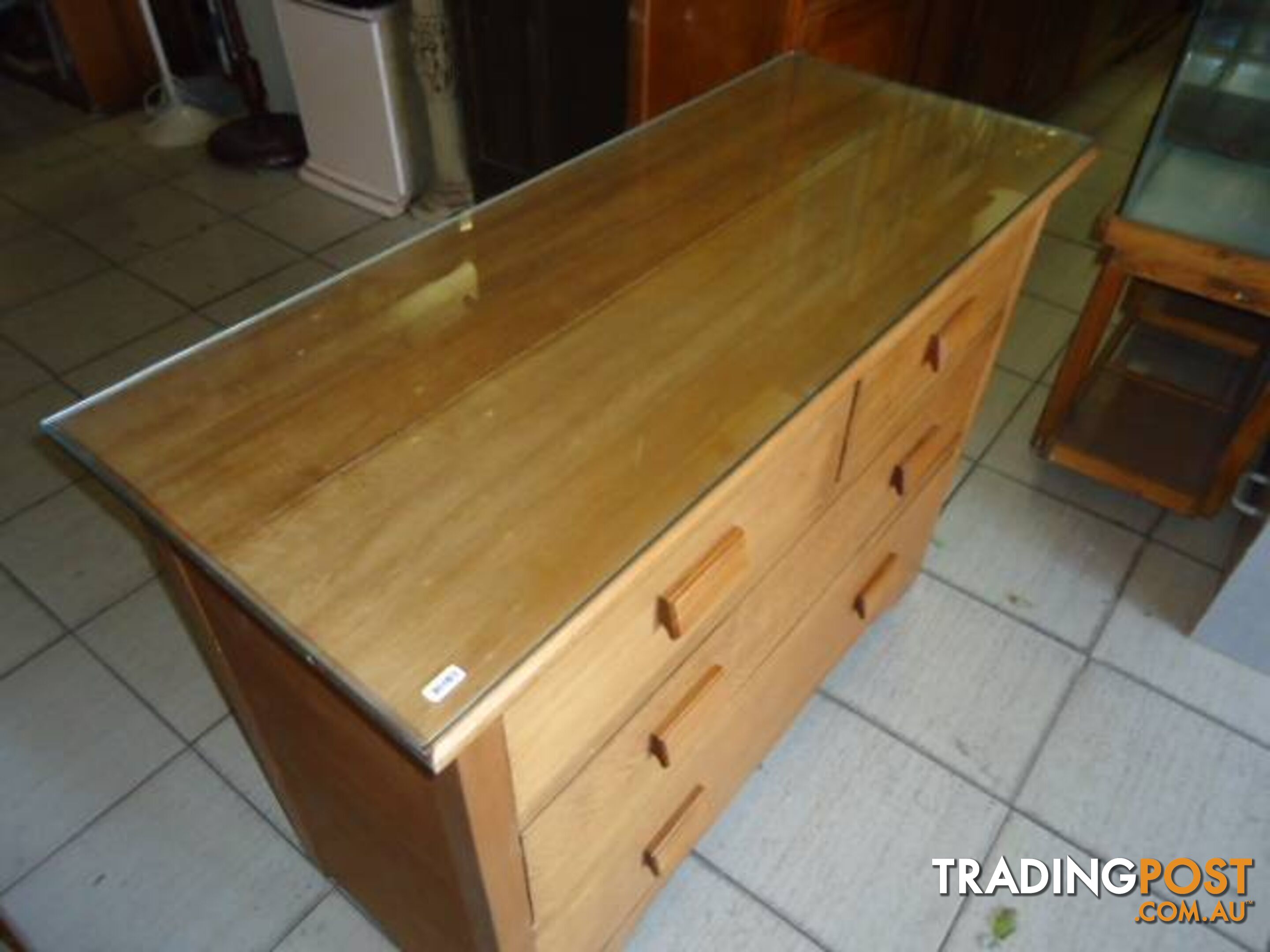 SOLID WOOD CHEST OF DRAWERS with GLASS COVER. GREAT CONDITION