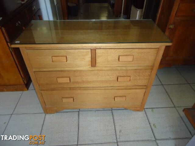 SOLID WOOD CHEST OF DRAWERS with GLASS COVER. GREAT CONDITION