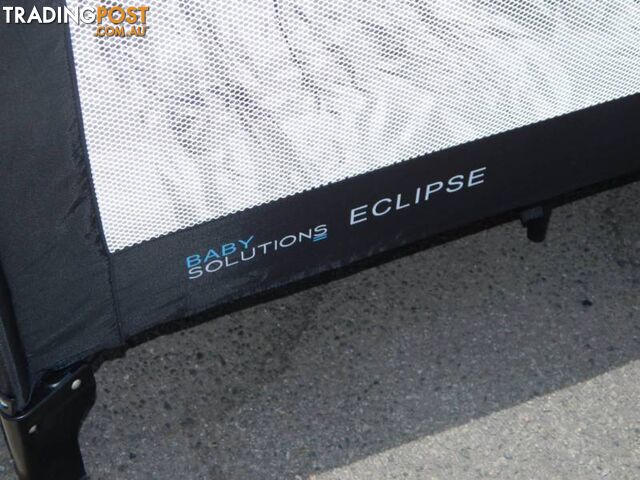 Eclpse Baby Solution Cot in good condition !!!