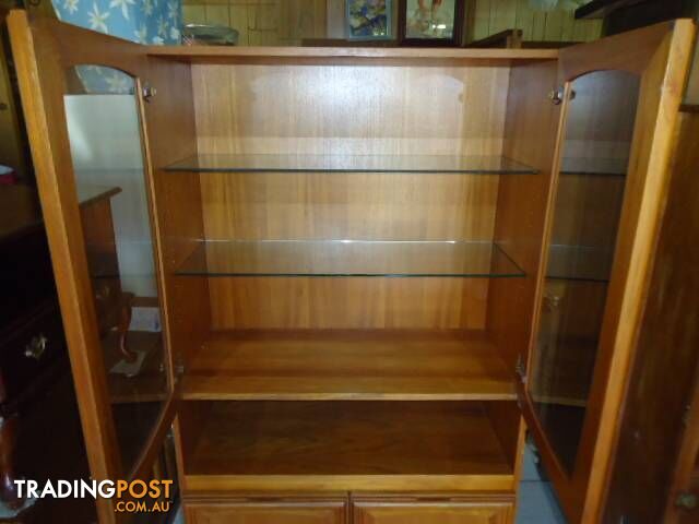 BEAUTIFUL SOLID RETRO EAMES ERA WOODEN GLASS DISPLAY UNIT