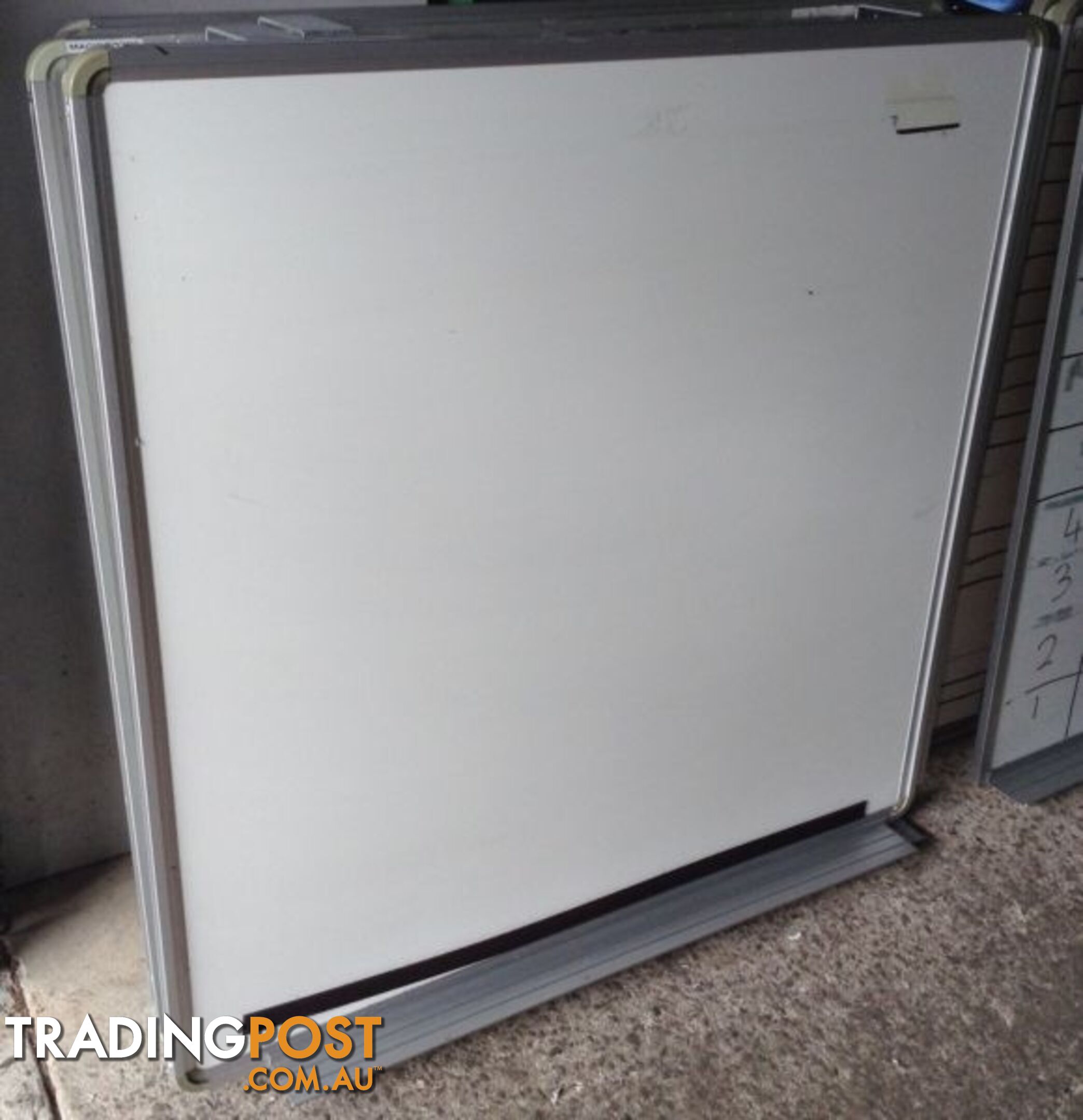 90x90 Whiteboard Excellent Condition