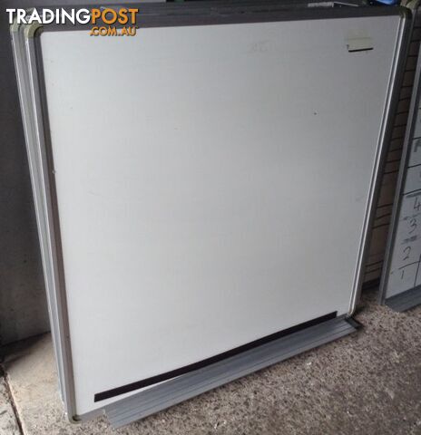 90x90 Whiteboard Excellent Condition