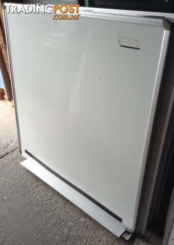 90x90 Whiteboard Excellent Condition
