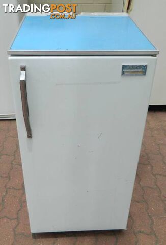 140L Sanyo Upright Freezer!!!