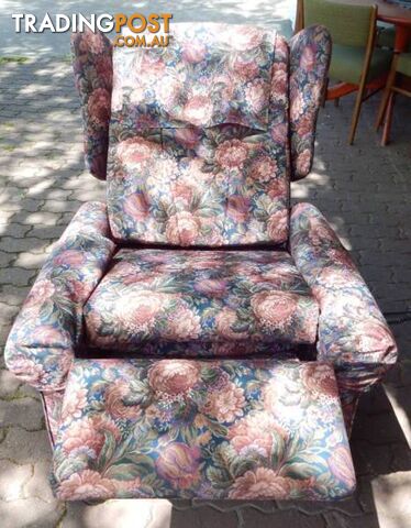 ELECTRIC RECLINER ARMCHAIR STAND ASSIST FLORAL