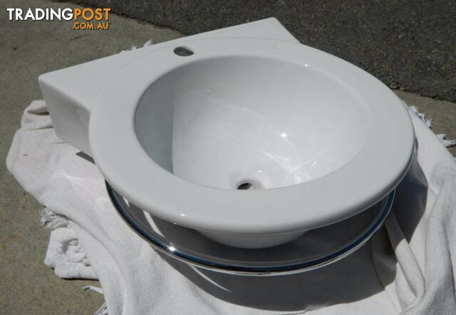 Lovely White Porcelain Sink , Great Condition
