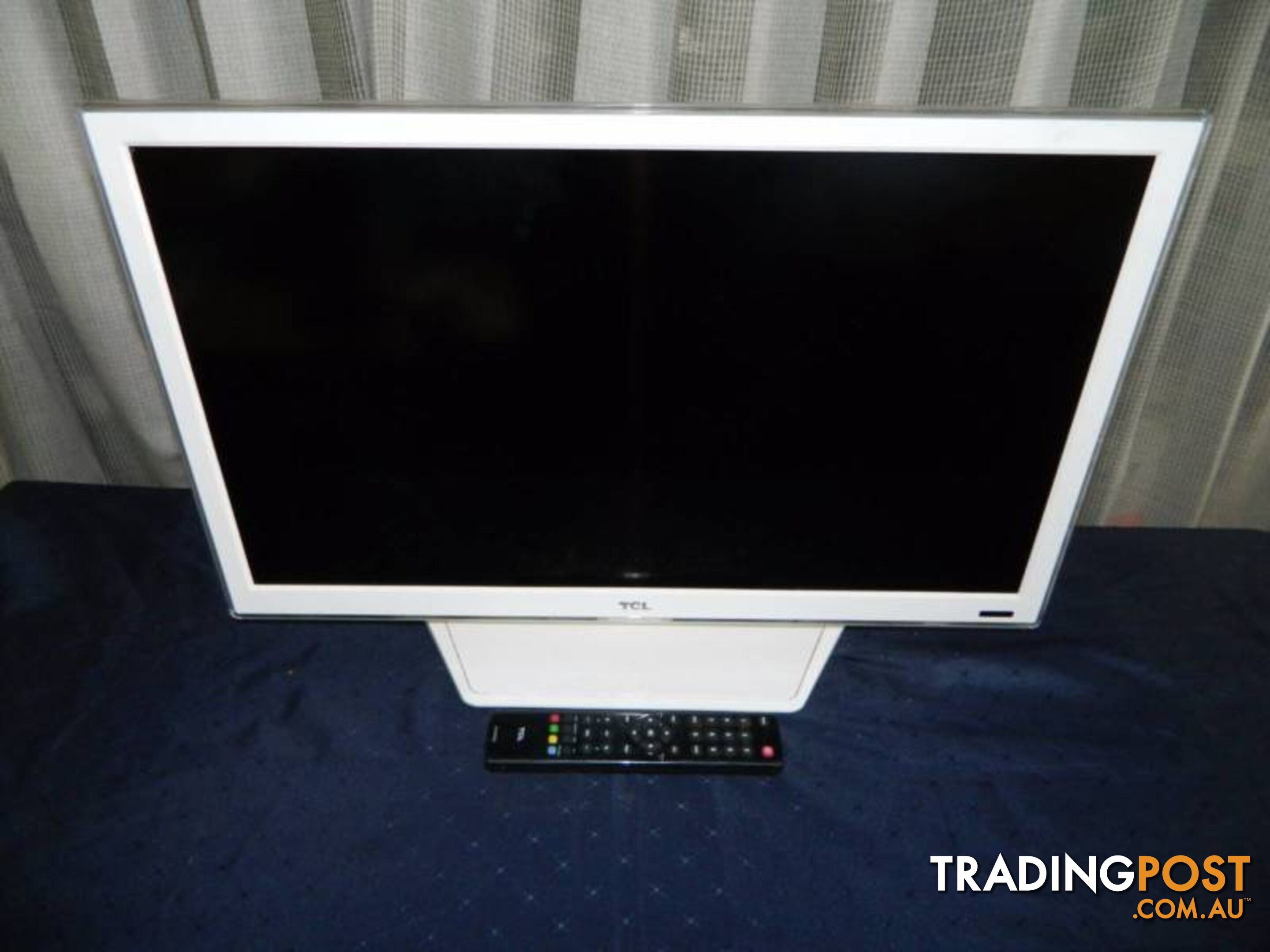 TCL 26" LED TV with Remote - Model: L26E4100W