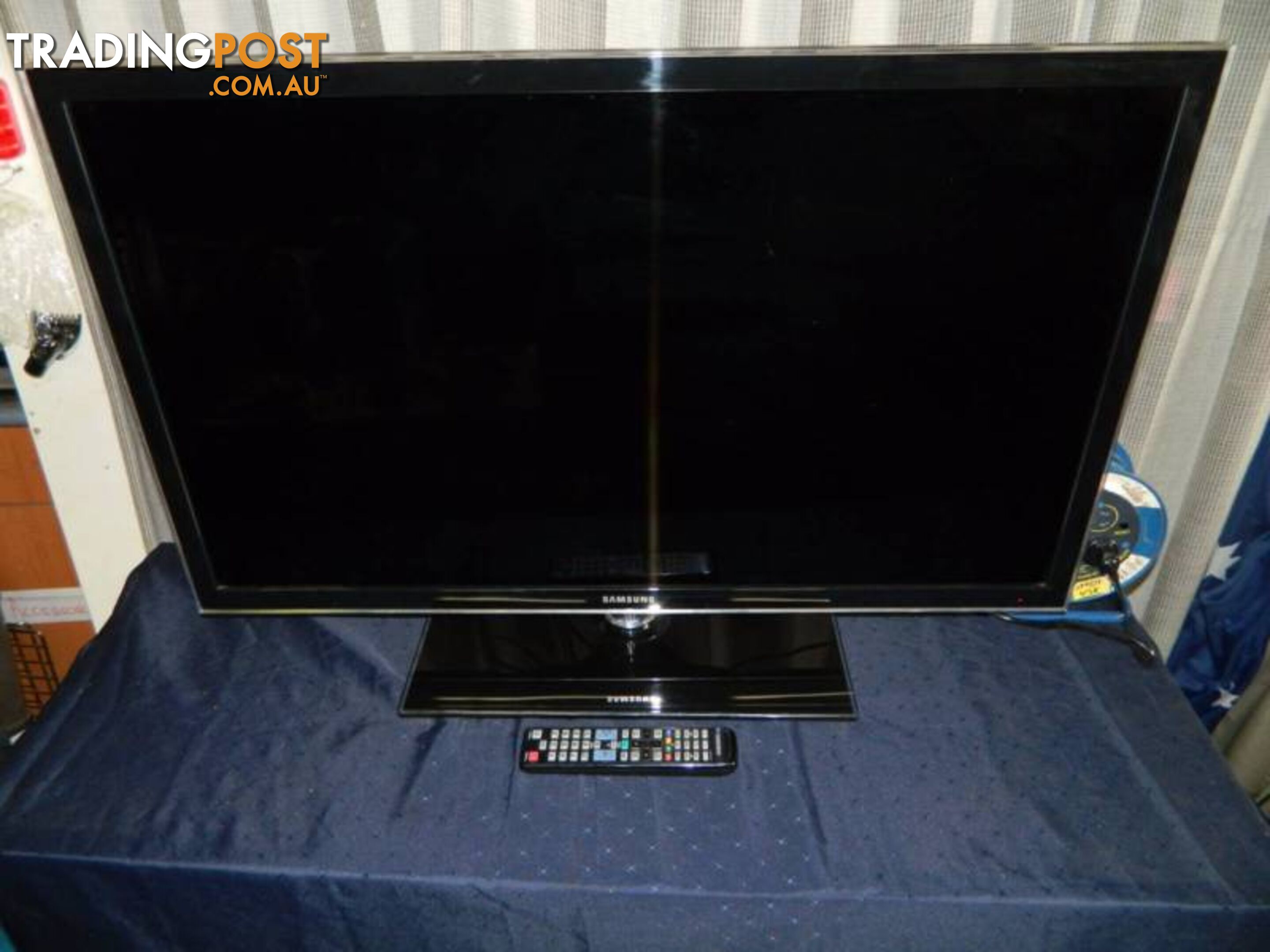 Samsung 40" Full HD LED TV with Remote , UA40D5000