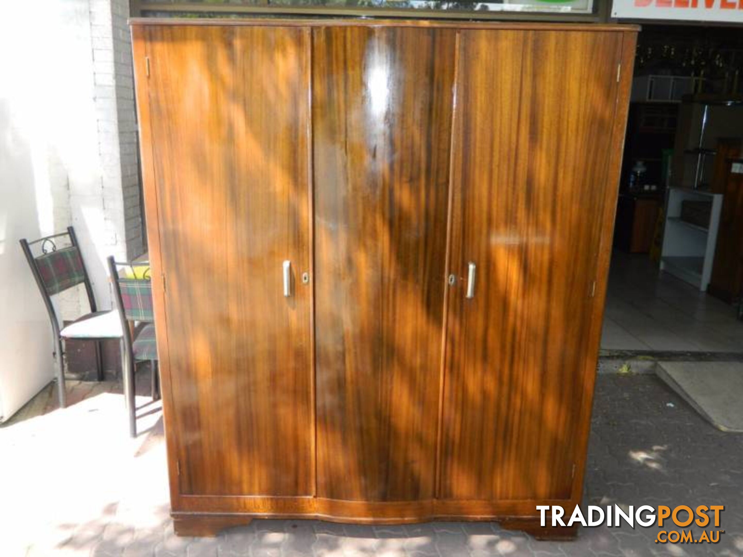 Solid Retro Timber Wardrobe with drawers inside + 2 keys !!!