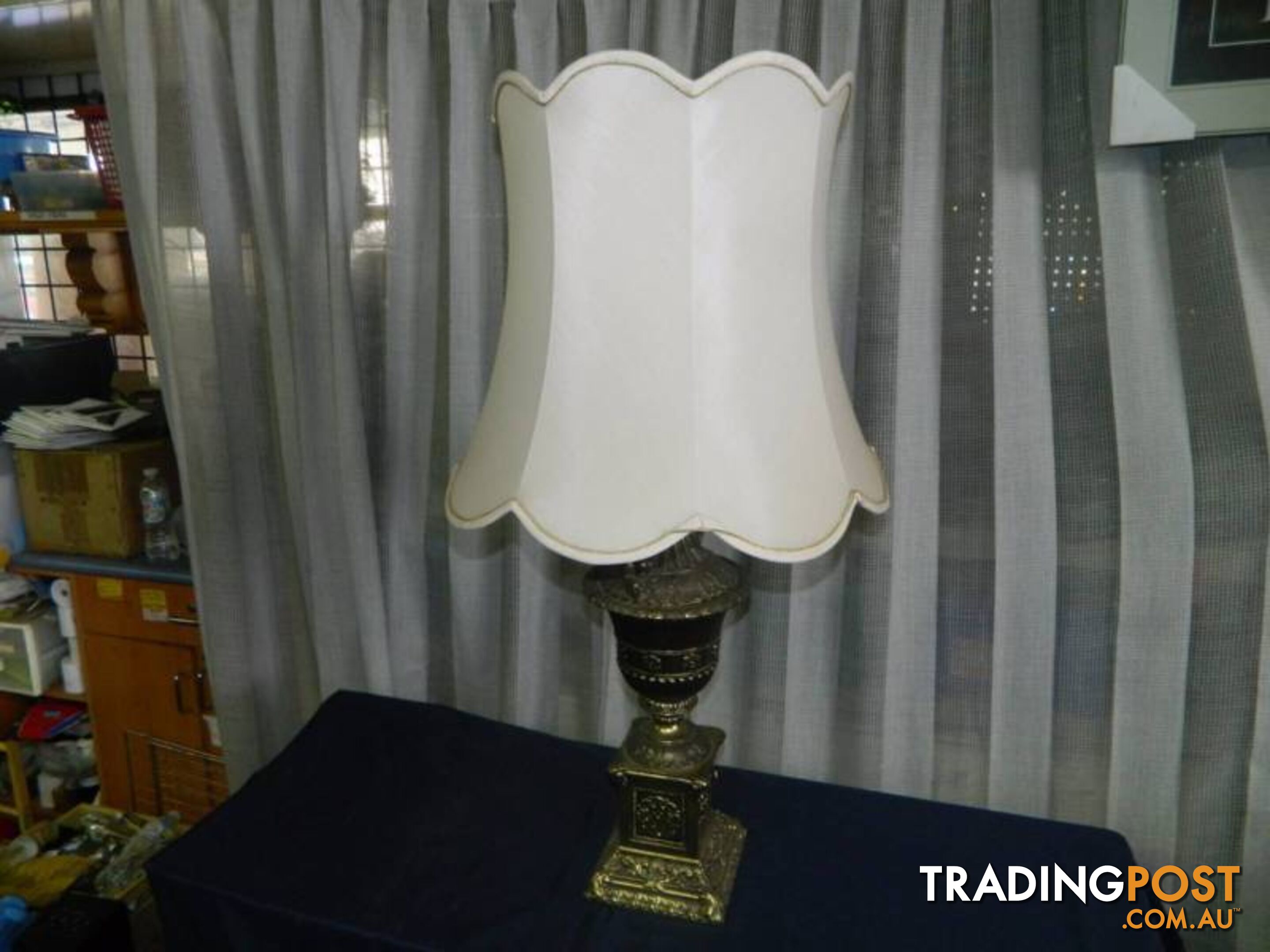 Retro Antique Stylish Lamp with Shade