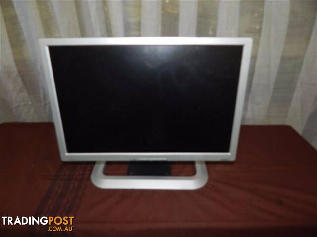 HP 20" L2045W LCD Monitor !!!