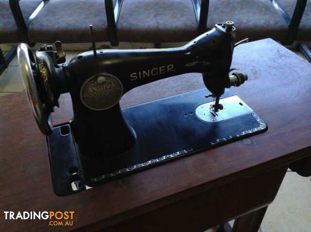 Antique Vintage Singer Sewing Machine with Bench - photo 4 of 8