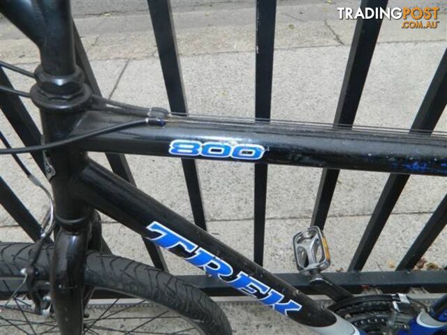 AMAZING TREK 800 MOUNTAIN BIKE / BICYCLE - photo 3 of 4