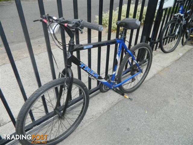 AMAZING TREK 800 MOUNTAIN BIKE / BICYCLE - photo 2 of 4