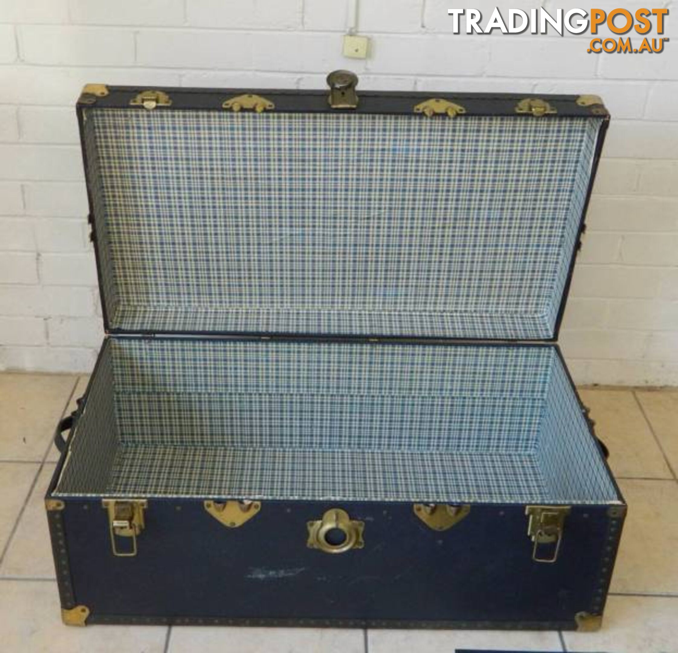 Retro, Vintage Blue Lockable Luggage Hand Case with keys !!!