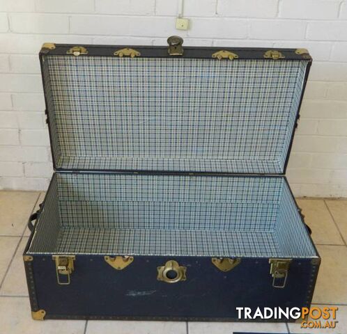 Retro, Vintage Blue Lockable Luggage Hand Case with keys !!!