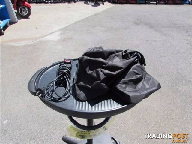 Brilliant Sunbeam Kettle King Electric Adjustable BBQ with cover!