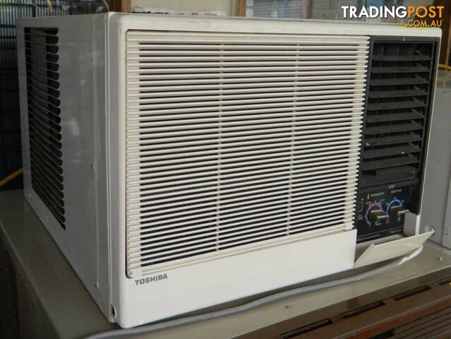 Toshiba Reverse Cycle Window Air conditioner , 10 AMP plug