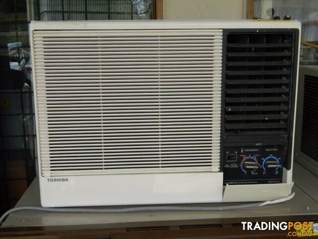 Toshiba Reverse Cycle Window Air conditioner , 10 AMP plug