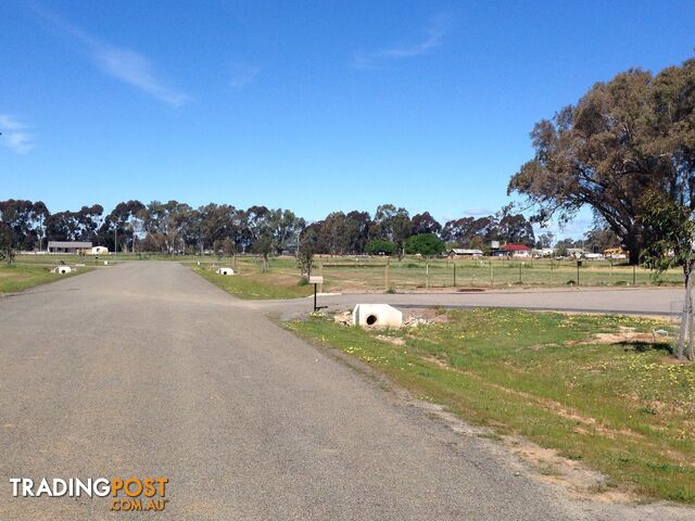 - Green Acres - via Racecourse Road BENALLA VIC 3672