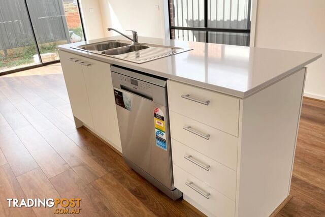 23 Innage Avenue STRATHTULLOH VIC 3338 - photo 3 of 5