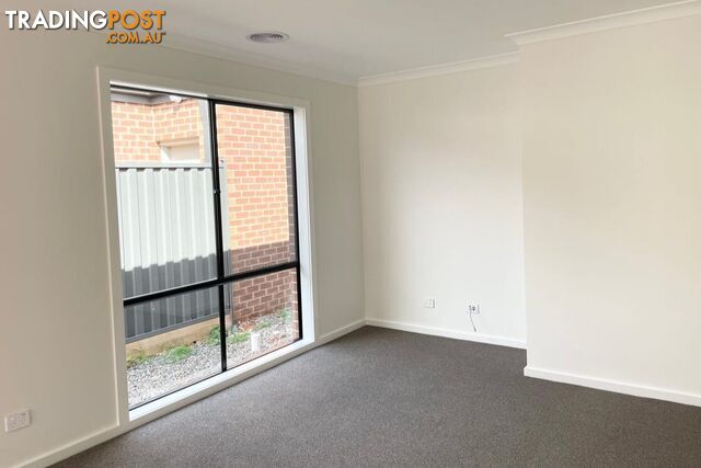 23 Innage Avenue STRATHTULLOH VIC 3338 - photo 4 of 5