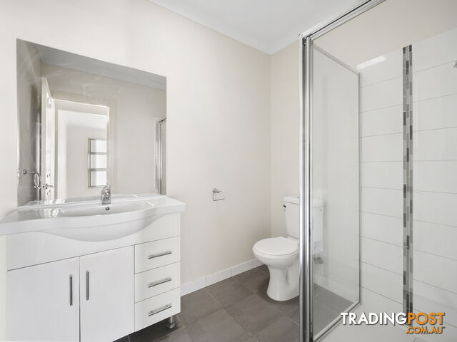 2/76 Westmeadows Lane TRUGANINA VIC 3029 - photo 3 of 12