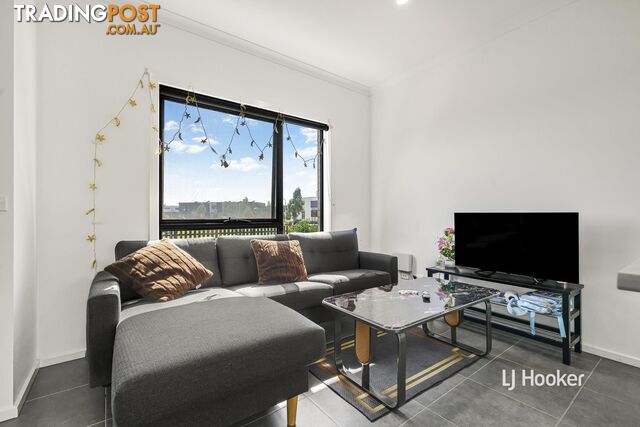 18 Chive Walk TARNEIT VIC 3029 - photo 2 of 12