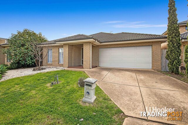 8 Tarcoola Crescent SANCTUARY LAKES VIC 3030