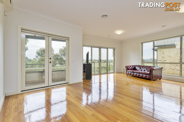 1/2 Lakeside Drive SANCTUARY LAKES VIC 3030