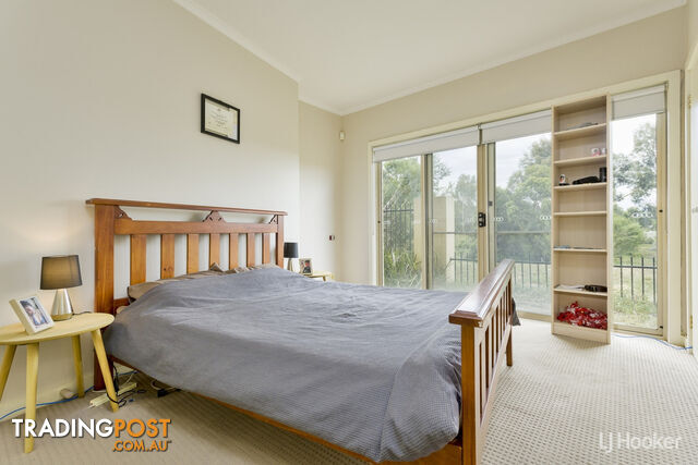 1/2 Lakeside Drive SANCTUARY LAKES VIC 3030