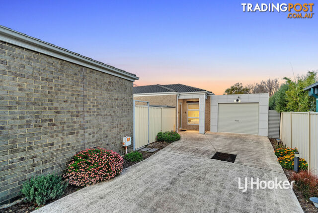 3/8 Marseilles Way POINT COOK VIC 3030