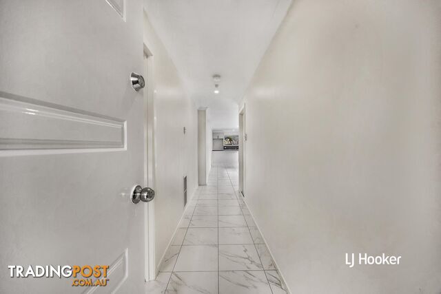 11 Grovedale Way MANOR LAKES VIC 3024 - photo 2 of 9