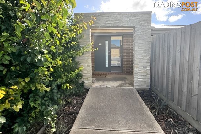 2/181 Riversdale Drive TARNEIT VIC 3029