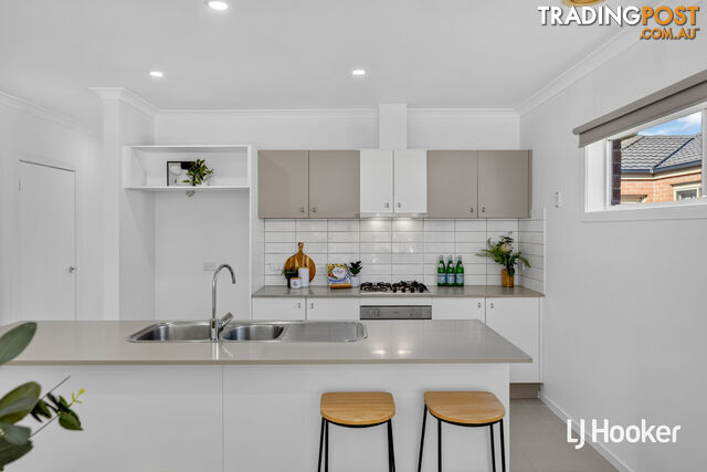 23 Perlette Drive POINT COOK VIC 3030 - photo 5 of 15