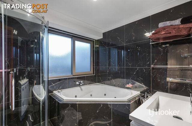 12 Hastie Court ALTONA MEADOWS VIC 3028