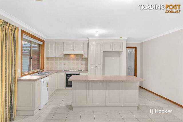 25 Finchley Road POINT COOK VIC 3030 - photo 4 of 12