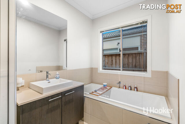 69 Grassbird Drive POINT COOK VIC 3030