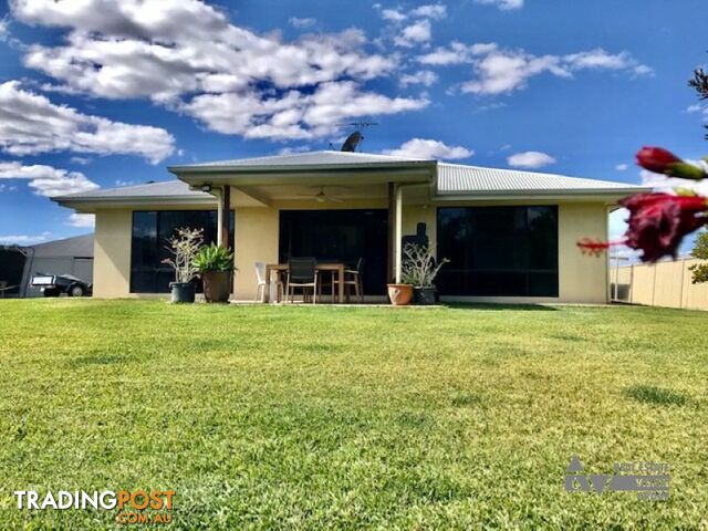 14 Baird St Emerald QLD 4720