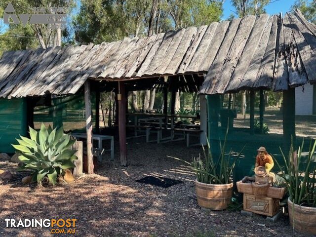 4 Village Rd Willows QLD 4702