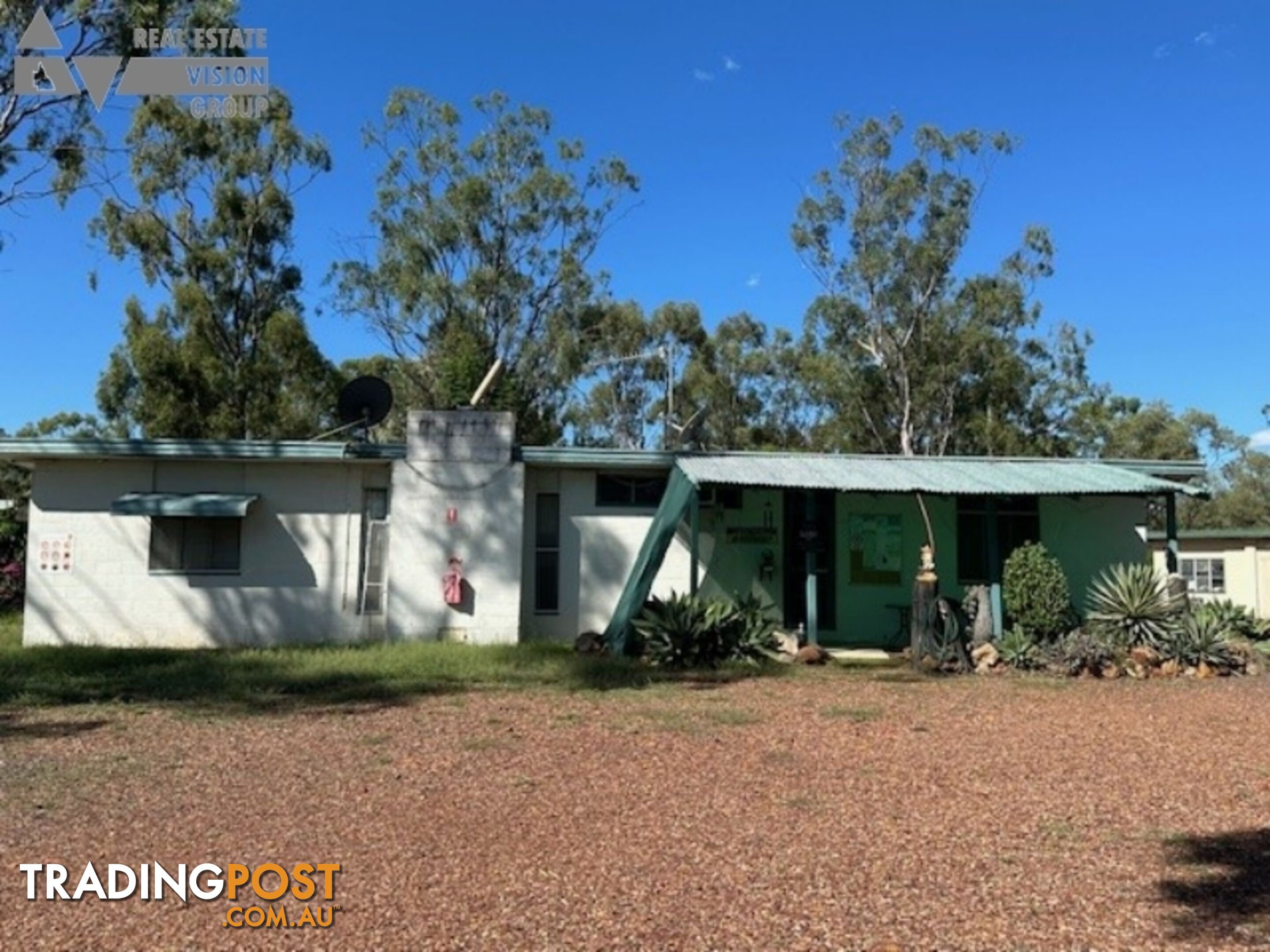 4 Village Rd Willows QLD 4702