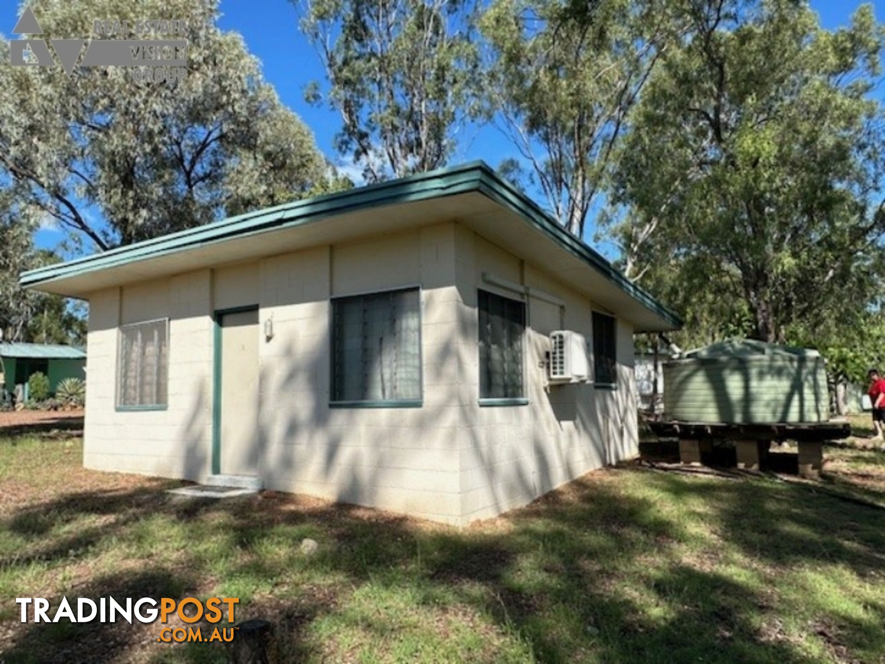 4 Village Rd Willows QLD 4702