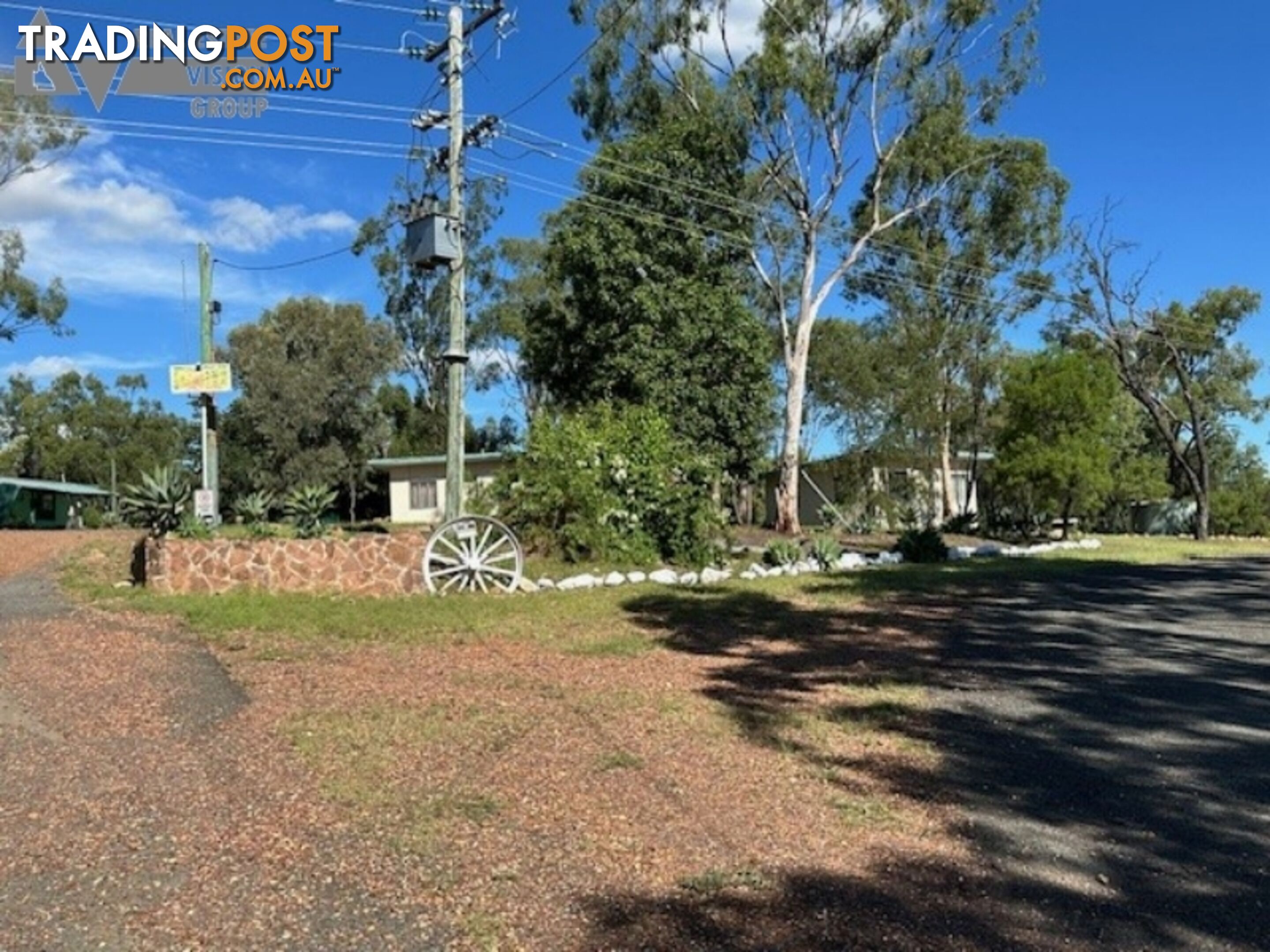 4 Village Rd Willows QLD 4702