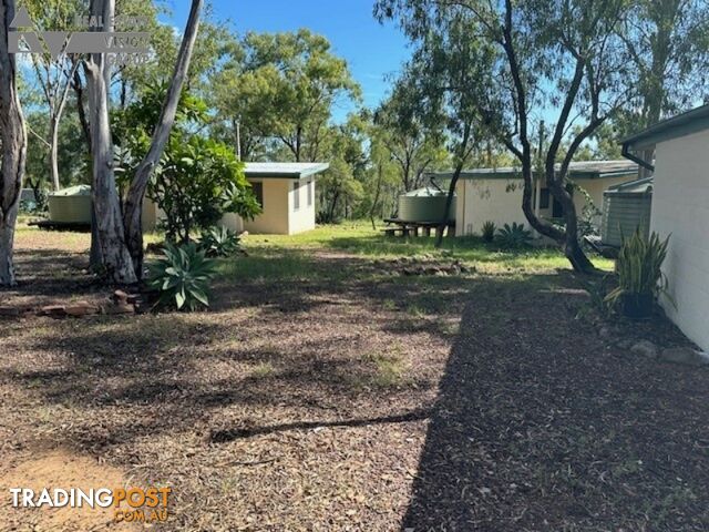 4 Village Rd Willows QLD 4702