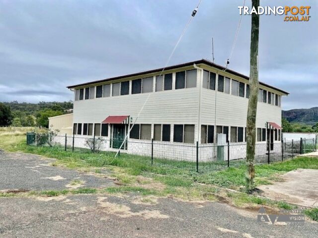 14 Charles St Springsure QLD 4722