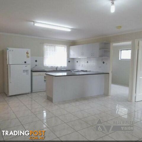 13 Campbell St Bluff QLD 4702