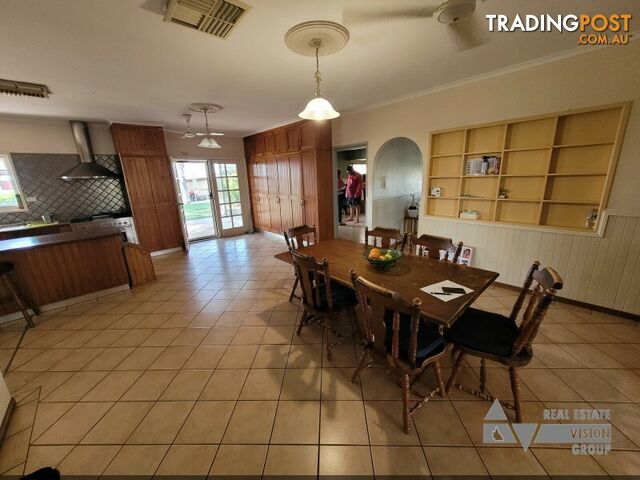 2 Karri St Blackwater QLD 4717