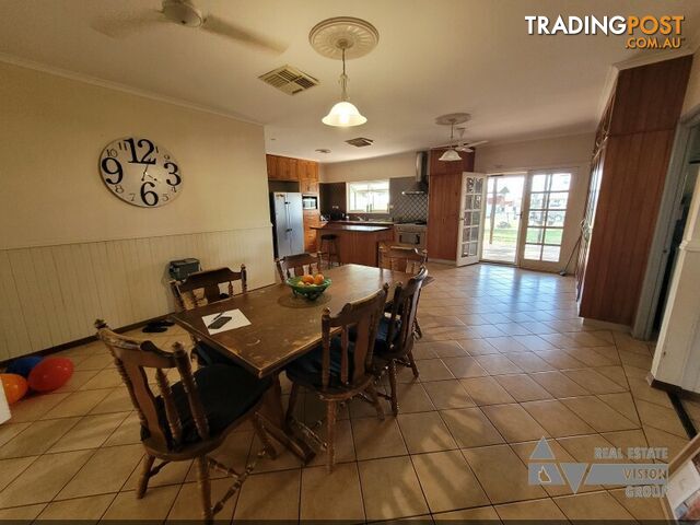 2 Karri St Blackwater QLD 4717