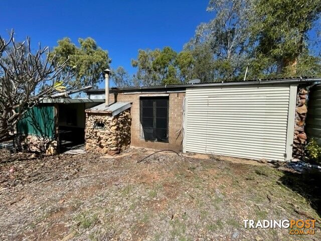 16 Hills End Ave Rubyvale QLD 4702