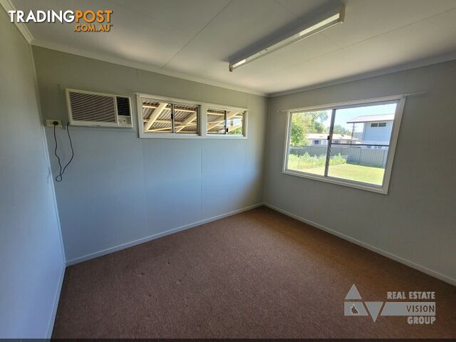 39 Fay St Blackwater QLD 4717